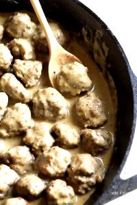 1 Cup Swedish Meatballs with Cream or White Sauce (Mixture)