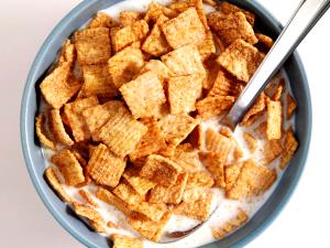 1 Cup Total Cinnamon Crunch Cereal With Milk