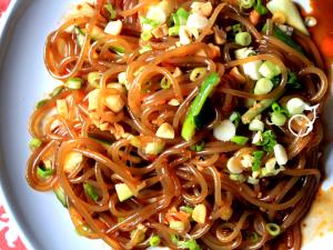 1 Cup Vermicelli, Soy