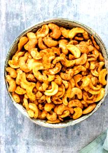 1 Cup Whole Oil Roasted Cashew Nuts (with Salt Added)