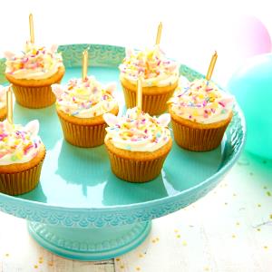 1 Cupcake (2-3/4" Dia)(include Nutri System Cupcake) Lowfat Cholesterol Free Cupcake with Fruit and Cream Filling (Not Chocolate)