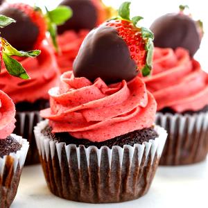 1 cupcake (45 g) Chocolate Covered Strawberry Cupcakes