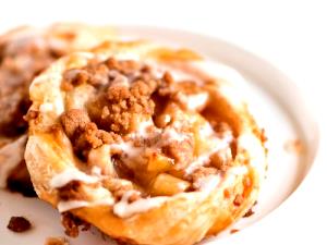 1 danish (92 g) Apple Danish