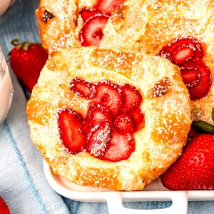 1 Danish Danish, Strawberry Cheese