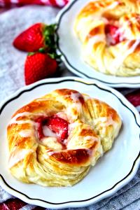 1 Danish Danish, Strawberry