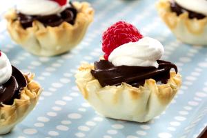 1 dessert shell (14 g) Chocolate Dessert Shells