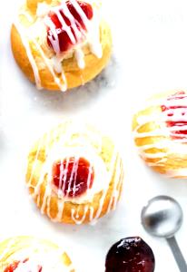 1 dnish (135 g) Cherry Filled Danish