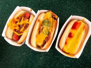 1 doggie (97 g) Chili Cheese Lil