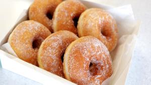 1 donut (105 g) Donut Twist - Sugared