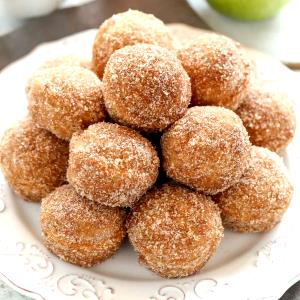 1 donut hole (14 g) Apple Cider Donut Holes