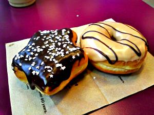 1 donut Undercover Black Cocoa Donut