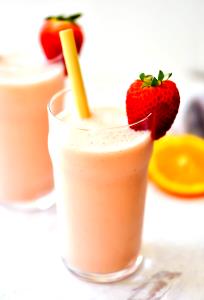1 drink (20 oz) Strawberry Julius Fruit Drink (Medium)
