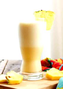 1 drink (32 oz) Pineapple Julius Fruit Drink (Large)
