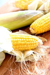 1 Ear Corn On The Cob, White W/Salt