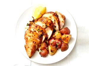 1 Entree Golden Baked Garlic Chicken Entree