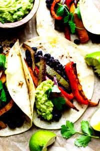 1 fajita Flour Tortilla Alfredo Garcia Fajita - Tofu