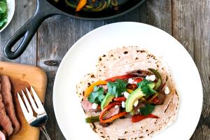 1 fajita Flour Tortilla Fat Sam Fajita - Steak