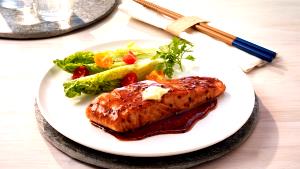 1 filet (140 g) Teriyaki Sesame Salmon
