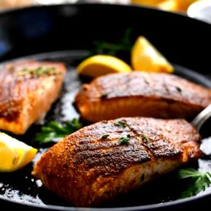 1 fillet (5 oz) Blackened Salmon