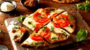 1 flatbread (7 oz) Margherita Grilled Flatbread