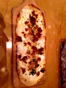 1 flatbread Skinnylicious Sausage & Ricotta Flatbread