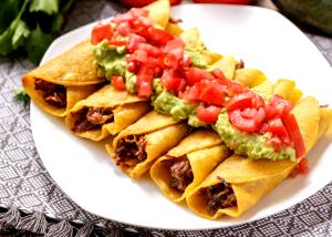 1 flauta (99 g) Steak Flautas