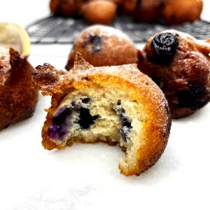 1 fritter (4 oz) Blueberry Fritter