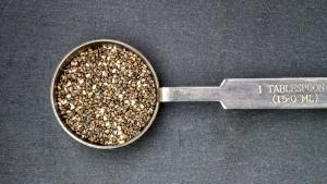 1 heaping tbsp (15 g) Chia Seeds