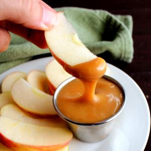 1 İtem Apple Dippers W/Caramel Sauce