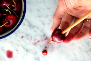 1 Jar Apples & Cherries, Strained
