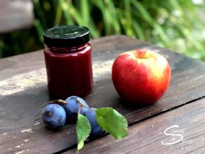 1 Jar Homestyle Apples, Cherries & Plums, Strained