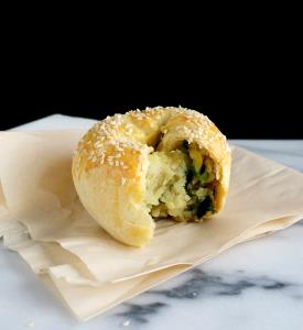 1 knish (130 g) Spinach Knishes