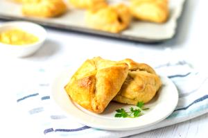 1 Knish Potato Knish (Pastry Filled with Potato)