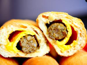 1 kolache (146 g) Sausage, Egg & Cheese Kolache