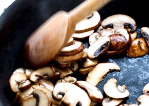 1 Large Cooked Mushrooms (Fat Added in Cooking)