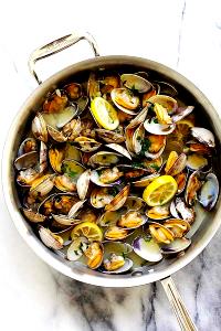 1 Large Steamed or Boiled Clams