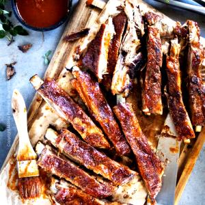 1 Large (yield After Cooking, Bone Removed) Barbecued Pork Spareribs with Sauce