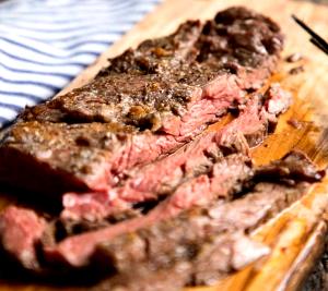 1 Lb Beef Flank (Trimmed to 0" Fat, Cooked, Broiled)