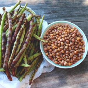 1 Lb Cowpeas (Young Pods with Seeds)