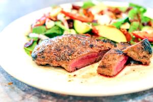 1 Lb Ground Elk Meat (Cooked, Pan-Broiled)