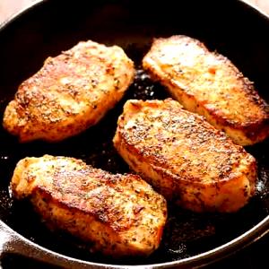 1 Lb Pork Chops (Center Rib, Boneless, Cooked, Pan-Fried)