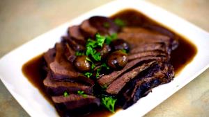 1 Lb Veal Tongue (Cooked, Braised)