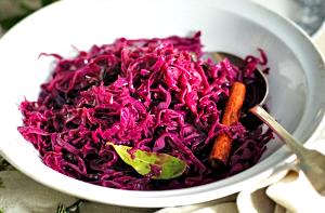 1 Leaf Cooked Red Cabbage (Fat Added in Cooking)