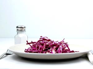 1 Leaf Red Cabbage (with Salt, Drained, Cooked, Boiled)