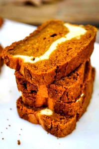 1 loaf (100 g) Reduced-Fat Pumpkin Cream Cheese Loaf Cake
