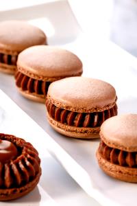 1 macaron (21 g) Chocolate Macaron
