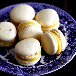 1 macaroon (20 g) Lemon Ginger Macaroons