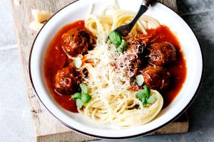 1 meal (289 g) Spaghetti with Mini Meatballs