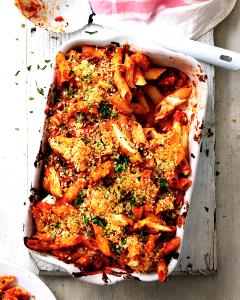 1 meal (306 g) Rustico Bakes Chicken Parmigiana & Penne