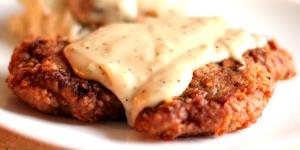 1 meal (326 g) Classics Country Fried Chicken
